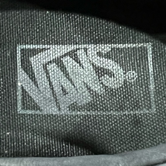 Vans Black Slip-On Shoes Size 7 Women’s/8 1/2 Men’s - Picture 2 of 9